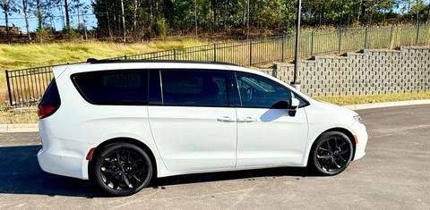 Chrysler Pacifica 2023