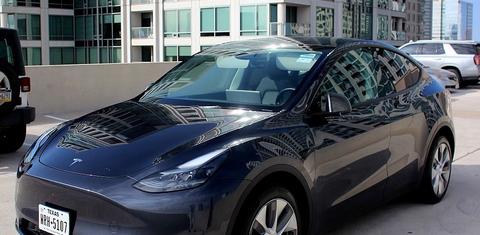 Tesla Model Y 2024