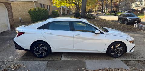 Hyundai Elantra 2024