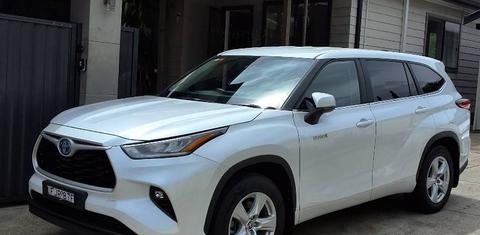 Toyota KLUGER 2023
