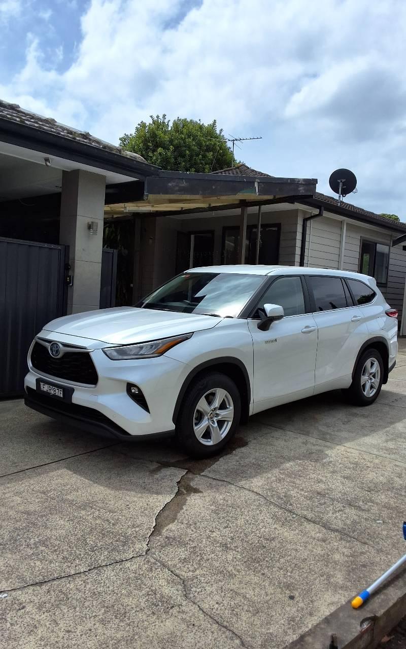 Toyota KLUGER 2023 in Granville