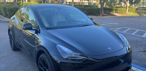 Tesla Model Y 2025