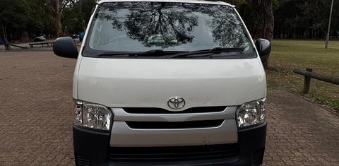Toyota HIACE 2016