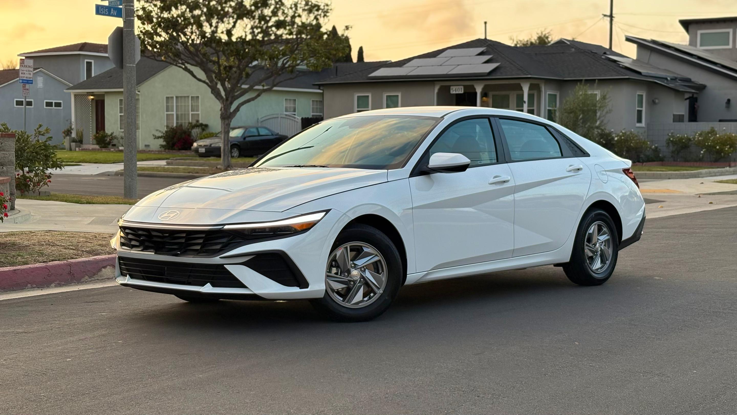 Hyundai Elantra 2026 in Hawthorne, CA