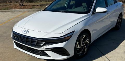 Hyundai Elantra 2024