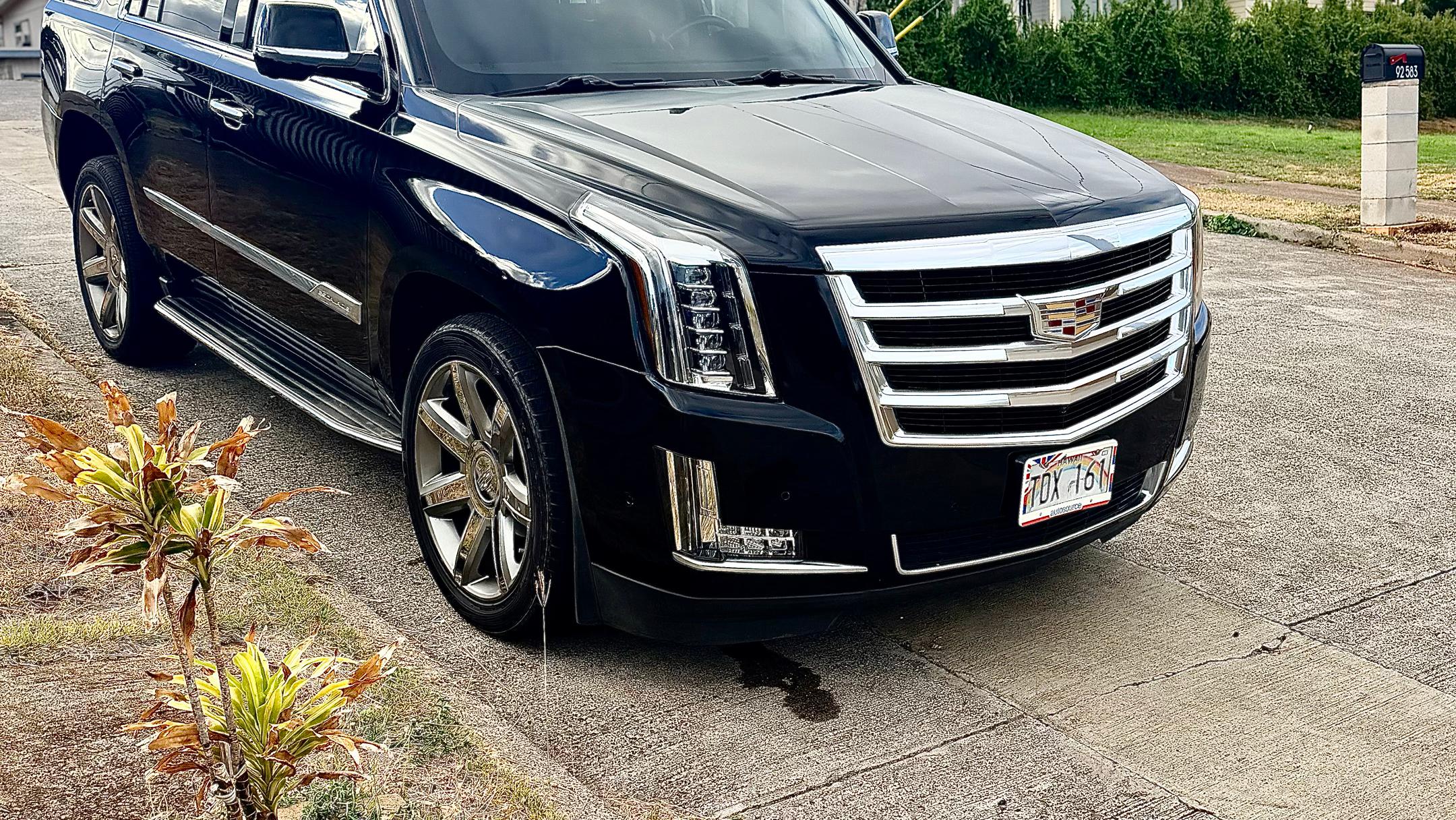 Cadillac Escalade 2017 in Joint Base Pearl Harbor Hickam, HI