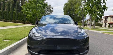 Tesla Model Y 2025