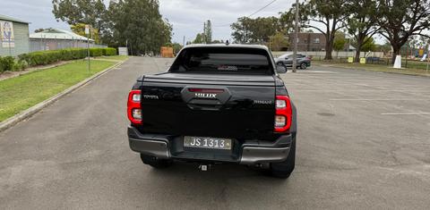 Toyota HILUX 2023