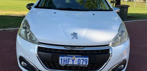 Peugeot 208 2016