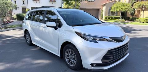 Toyota Sienna 2025
