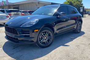 Porsche Macan car