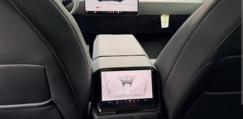 Tesla Cybertruck 2026