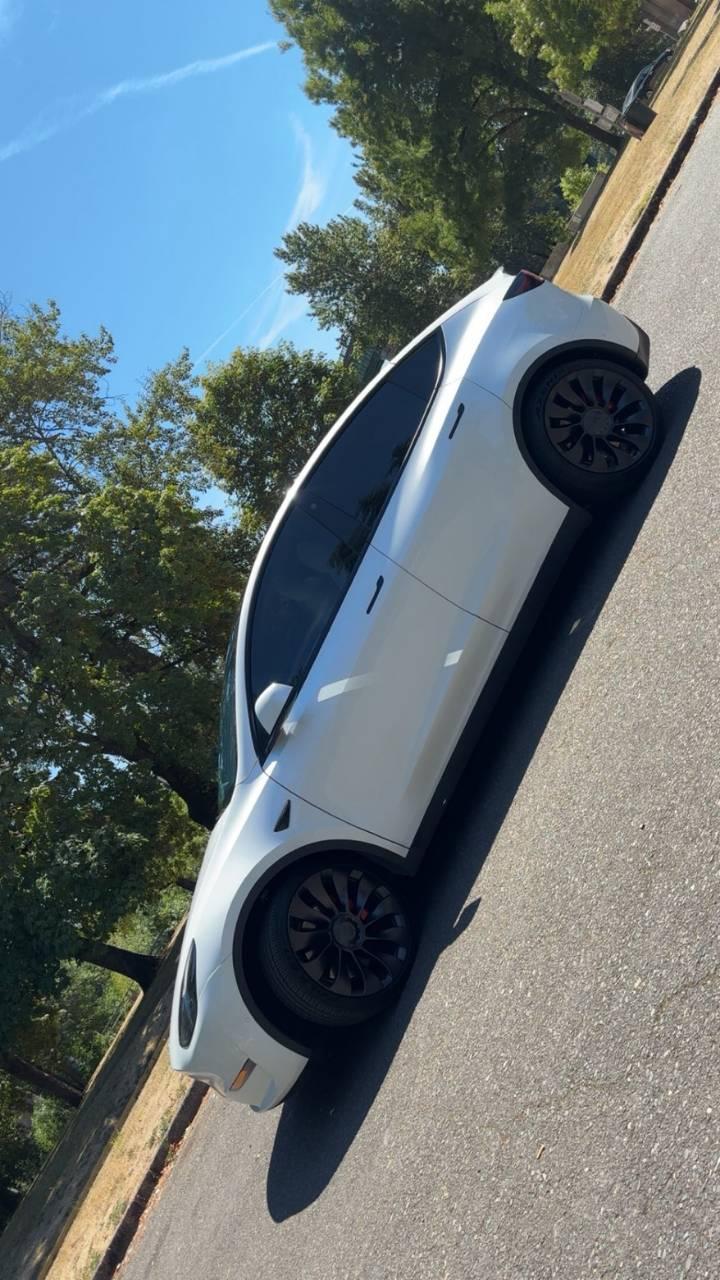 Tesla Model Y 2022 in Salem, OR
