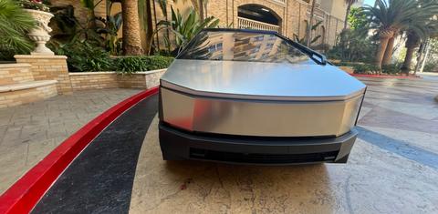 Tesla Cybertruck 2026