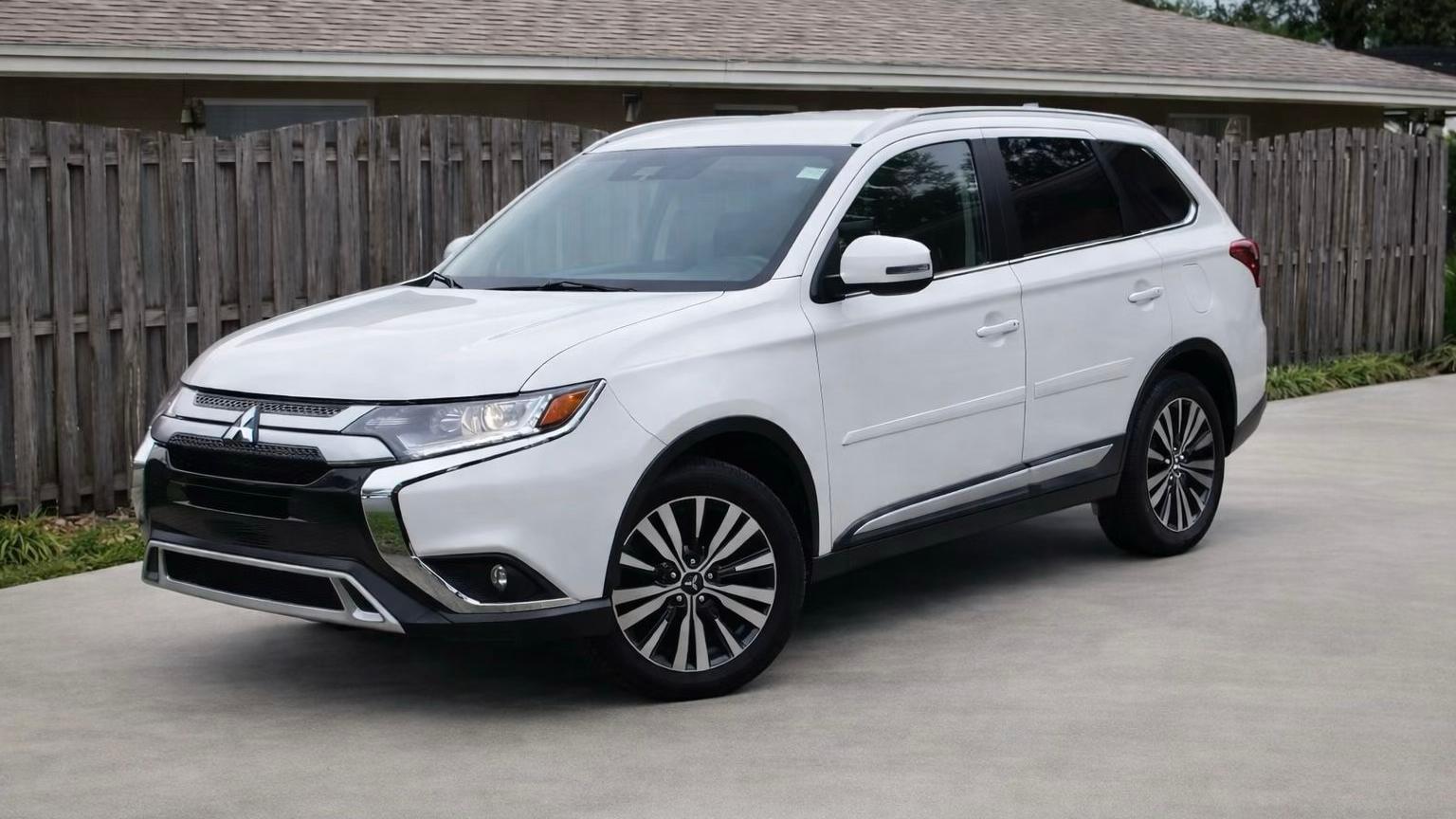 Mitsubishi Outlander 2020 in 