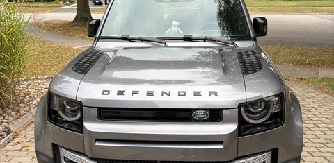 Land Rover Defender 2024