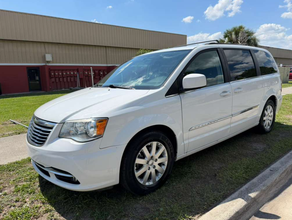 Chrysler Town & Country 2016 in 