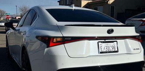 Lexus IS 2024