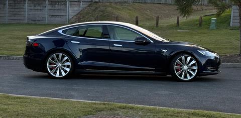 Tesla MODEL S 2015