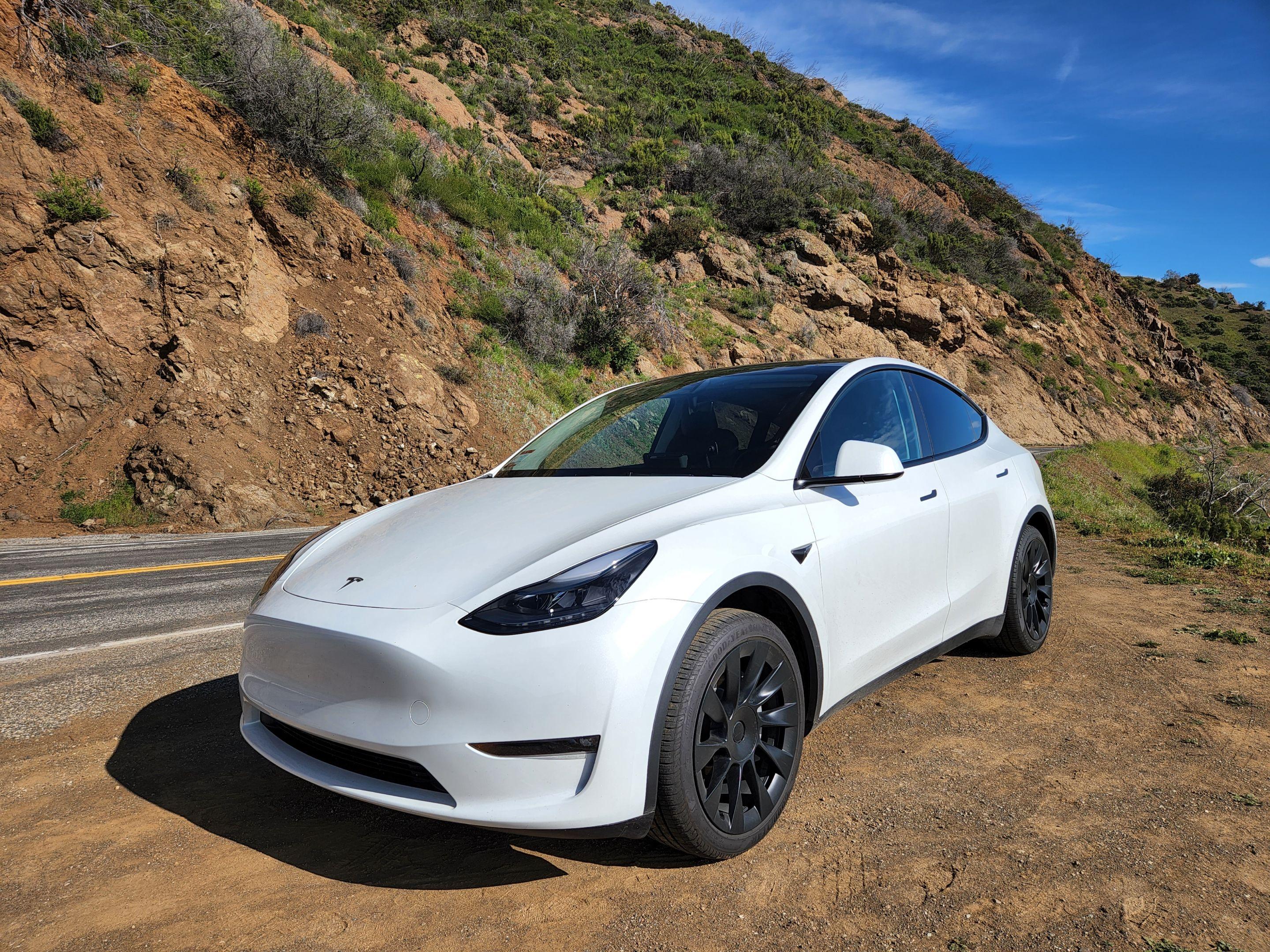 Tesla Model Y 2023 in Los Angeles, CA