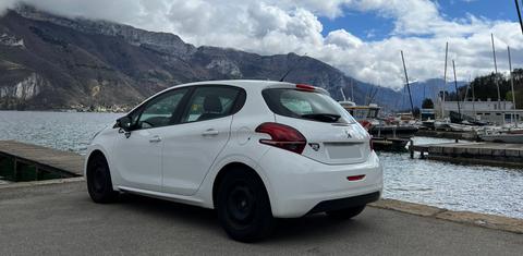 Peugeot 208 2015