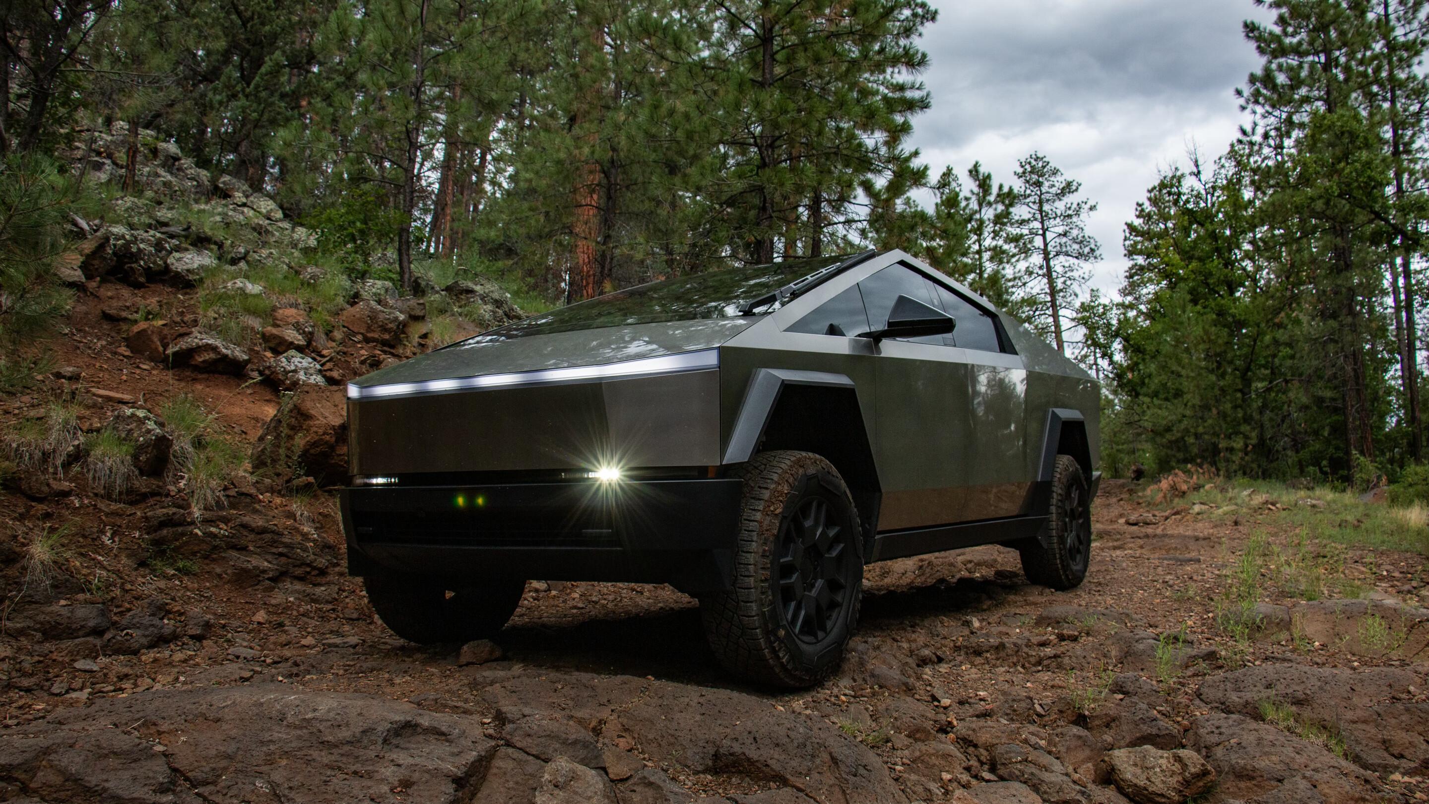 Tesla Cybertruck 2024 in Phoenix, AZ