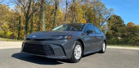Toyota Camry Hybrid 2025