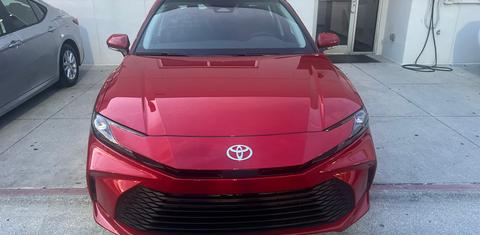 Toyota Camry Hybrid 2026