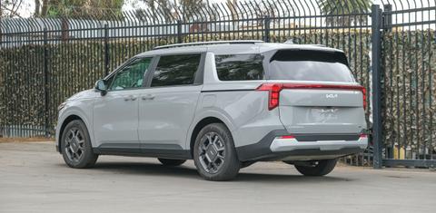Kia Carnival Hybrid 2026