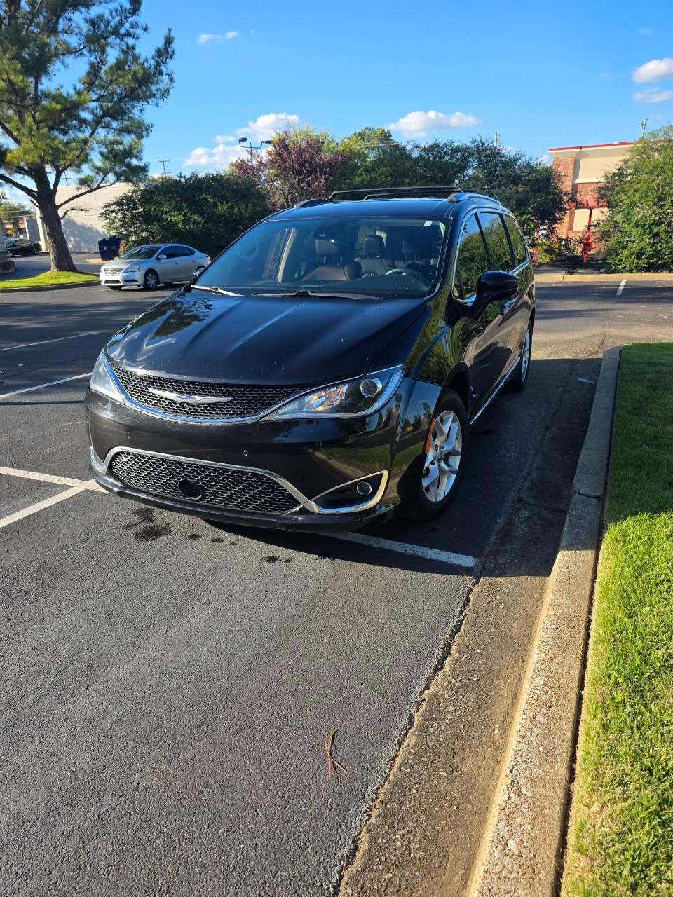 Chrysler Pacifica 2017 in Collierville, TN