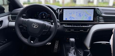 Toyota Camry Hybrid 2025