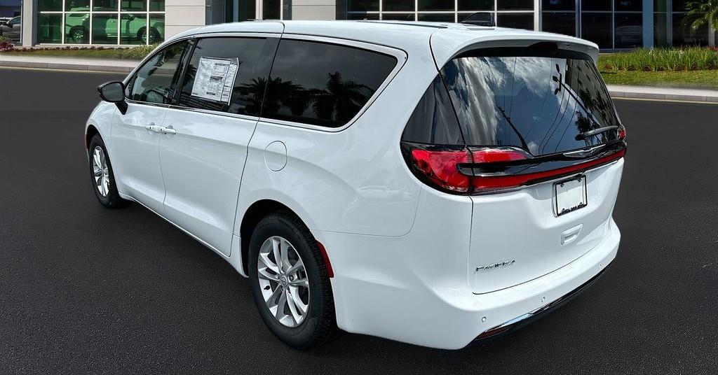 Chrysler Pacifica 2026 in 