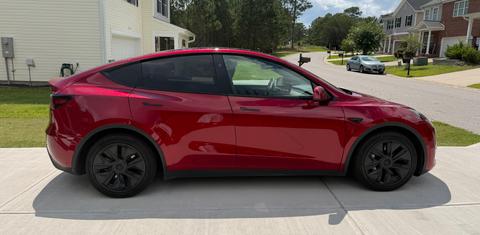 Tesla Model Y 2024