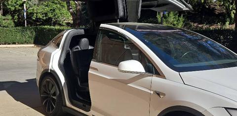 Tesla Model X 2021