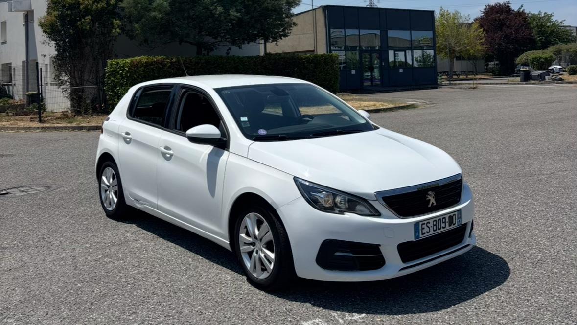 Peugeot 308 2017 in Toulouse