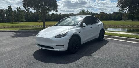 Tesla Model Y 2023