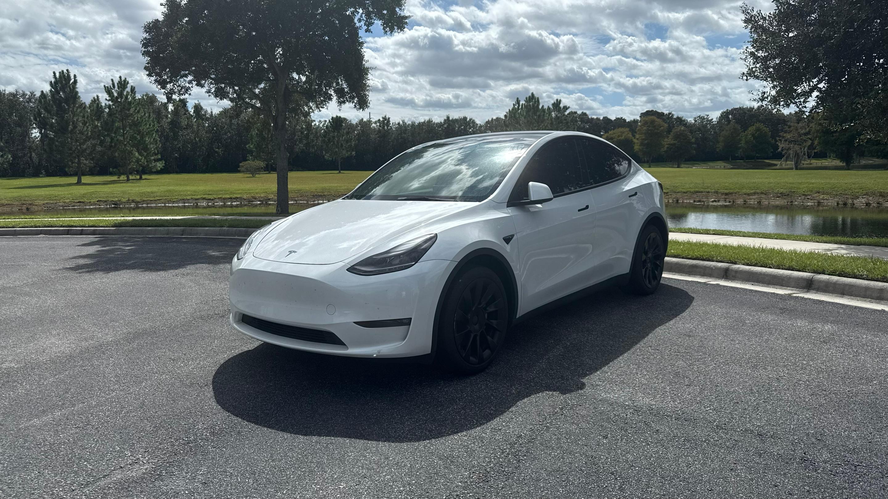 Tesla Model Y 2023 in Winter Garden, FL