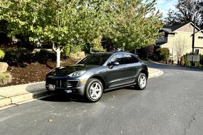 Porsche Macan car