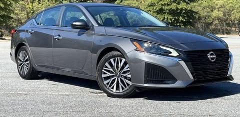 Nissan Altima 2025
