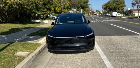 Tesla Model Y 2026