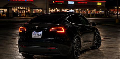Tesla Model Y 2025