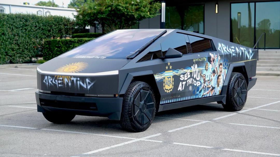 Tesla Cybertruck 2025 in Houston, TX