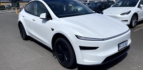 Tesla MODEL Y 2025