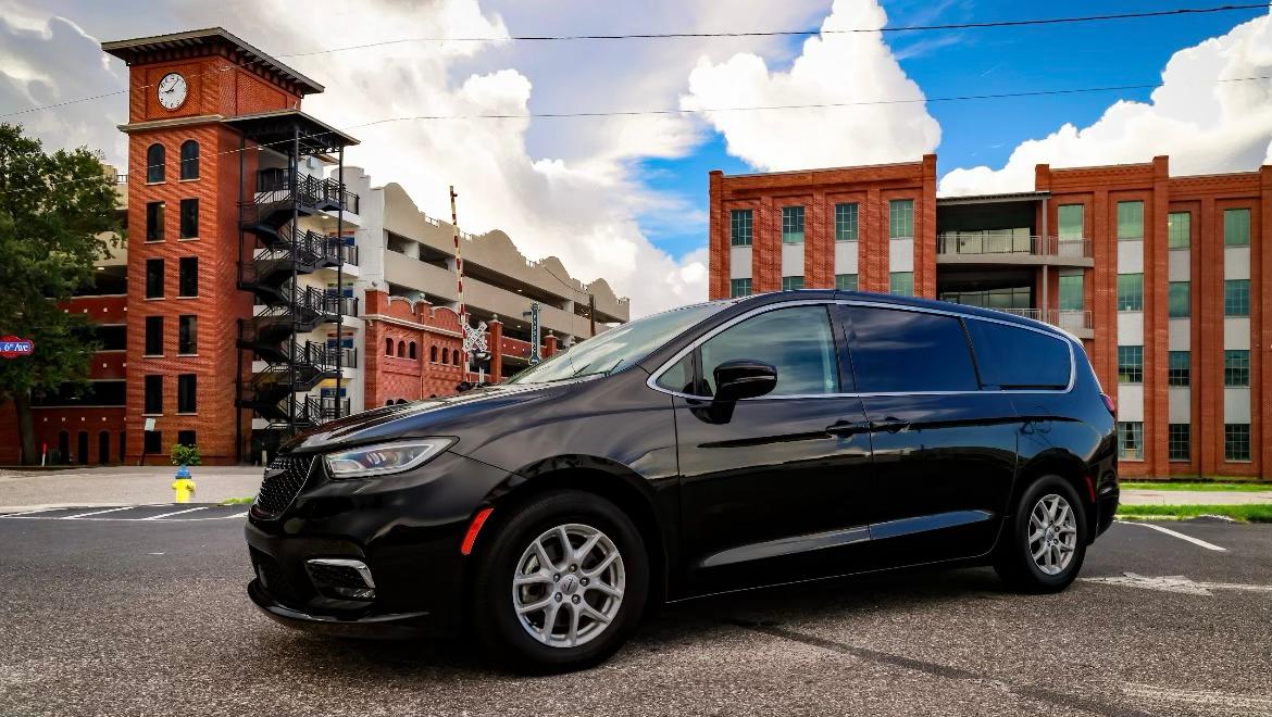 Chrysler Pacifica 2023 in Tampa, FL