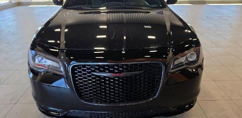 Chrysler 300 2023