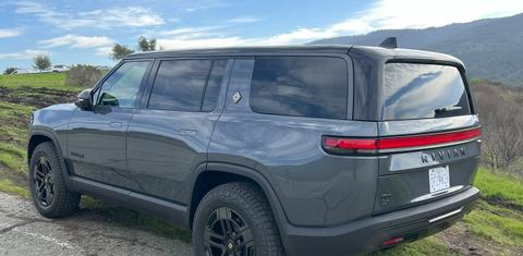 Rivian R1S 2025