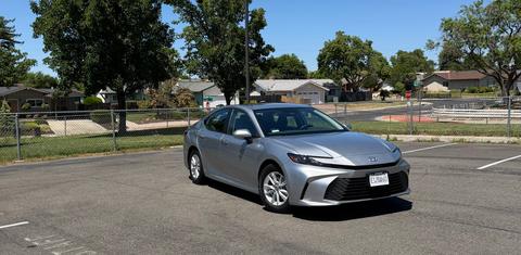 Toyota Camry Hybrid 2026