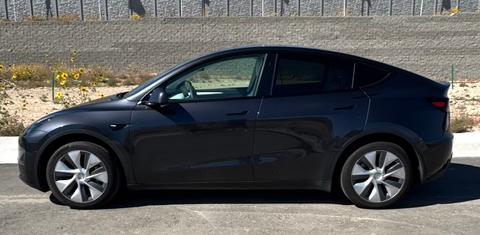 Tesla Model Y 2024