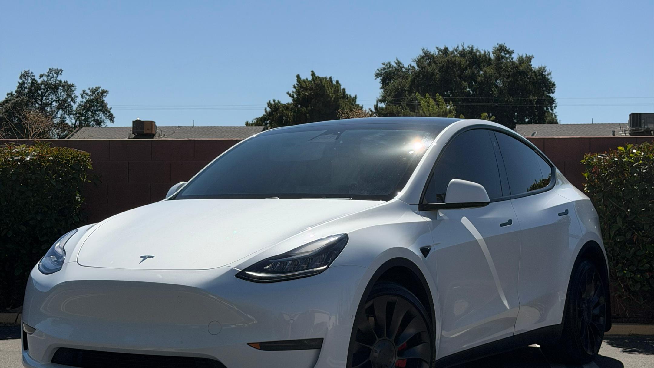 Tesla Model Y 2020 in Fresno, CA