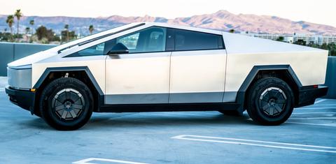 Tesla Cybertruck 2025